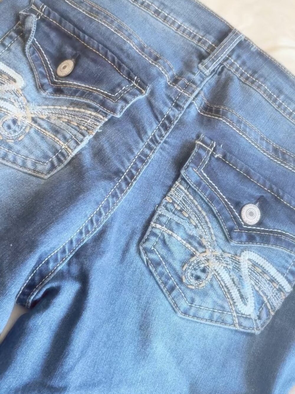 NWT Wallflower Katy Bootcut Jeans Dark Wash Stretch Denim Size 9 - Picture 3 of 3